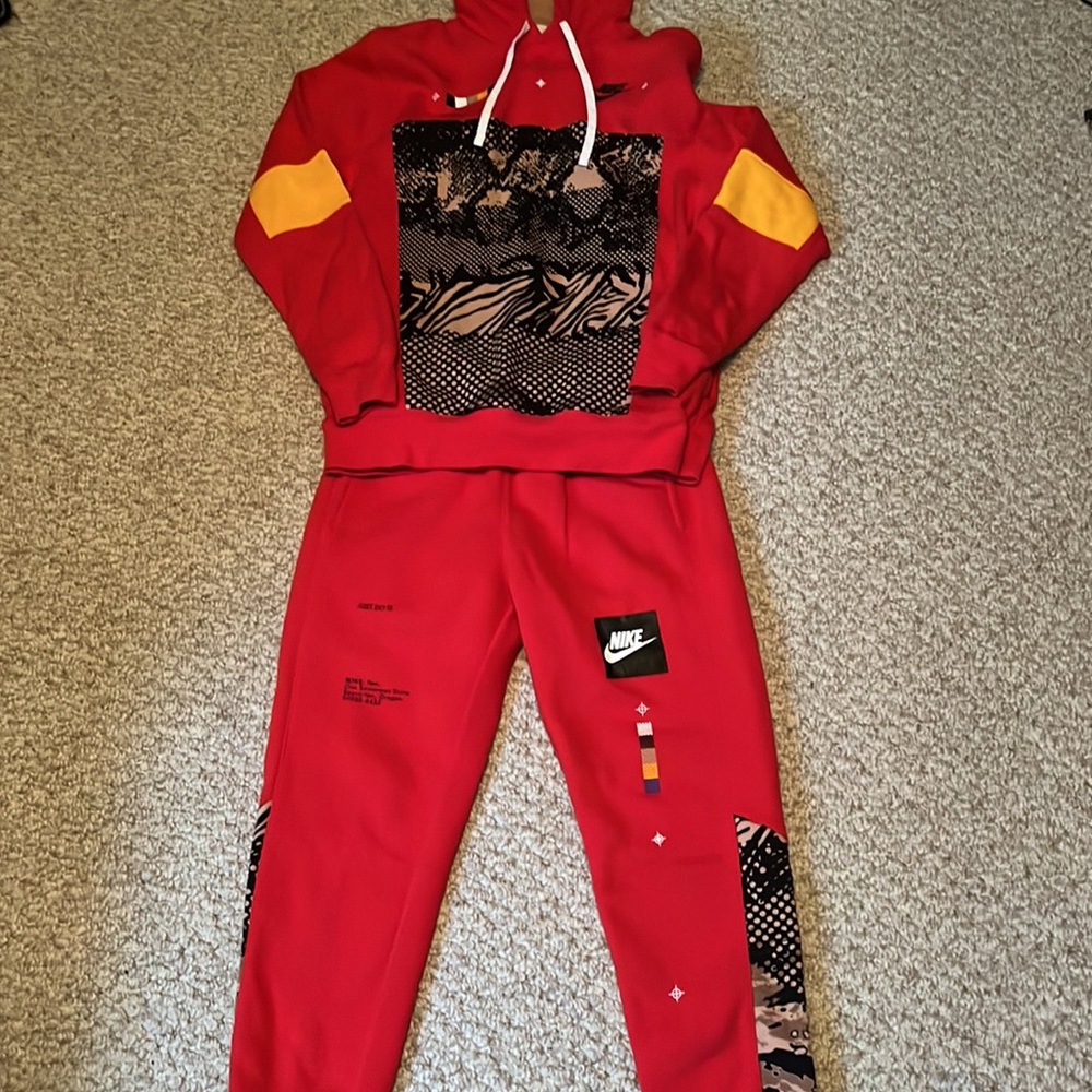 Nike sweatsuit
